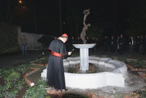 Pan kardinál Duka světí fontánu